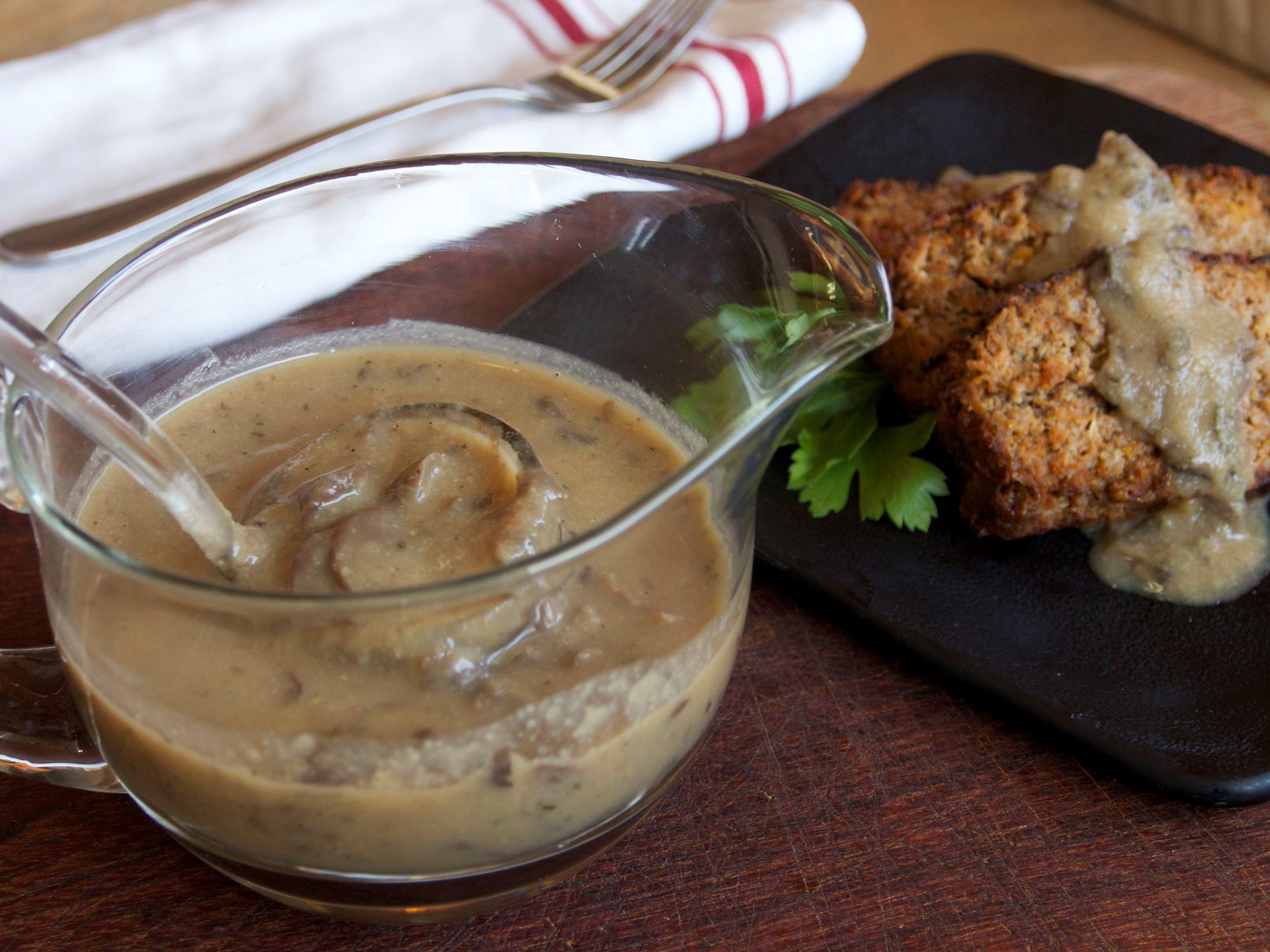 Picture of Paleo Gravy with Mushrooms (Pint)