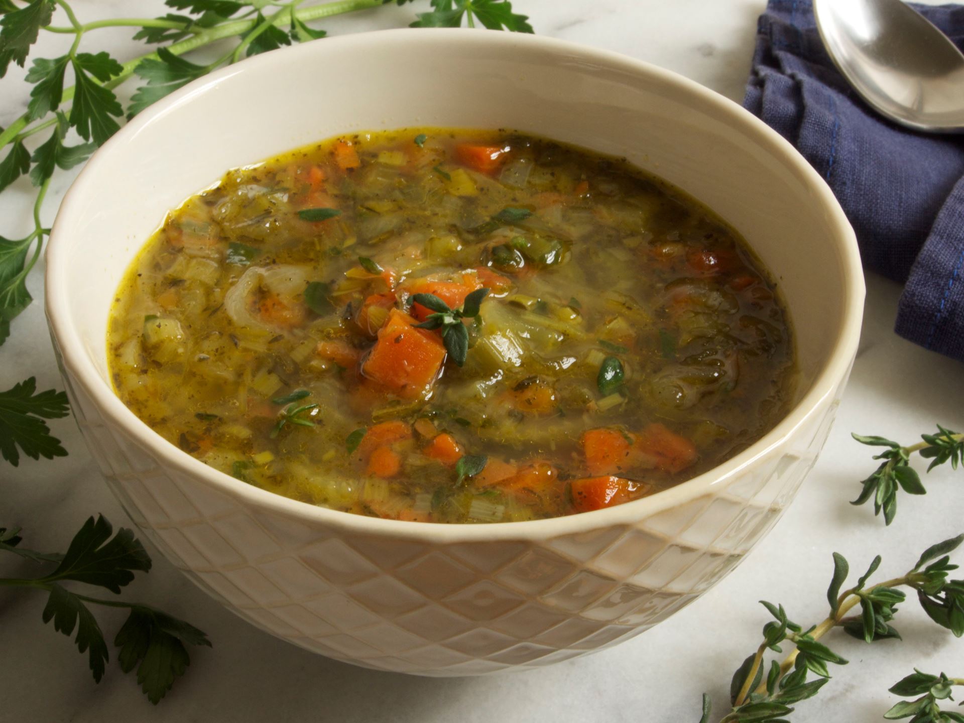 Picture of Essential Vegetable Soup with Chicken Broth -- 22 oz