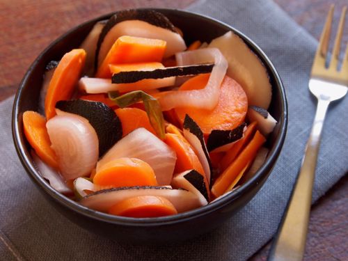 Picture of Pickled Black Spanish Radish with Carrots