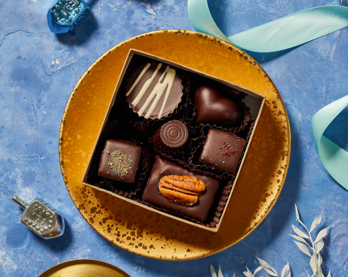 Picture of Coracao Hanukkah Truffle Gift Box 6 Piece
