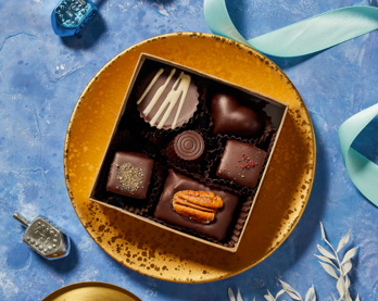 Picture of Coracao Hanukkah Truffle Gift Box 8 Piece