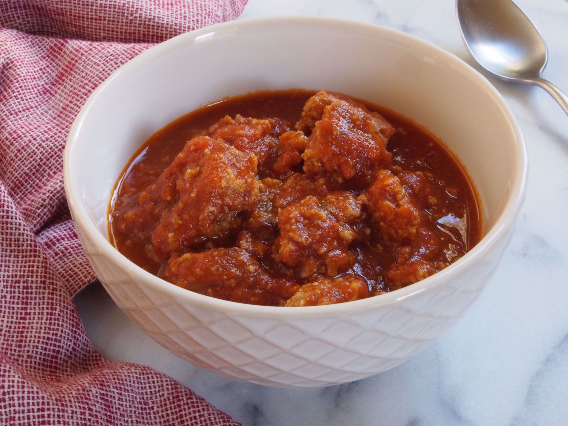 Picture of Frozen -- Chicken Meatballs with Broth-Based Marinara Sauce -- 16 oz