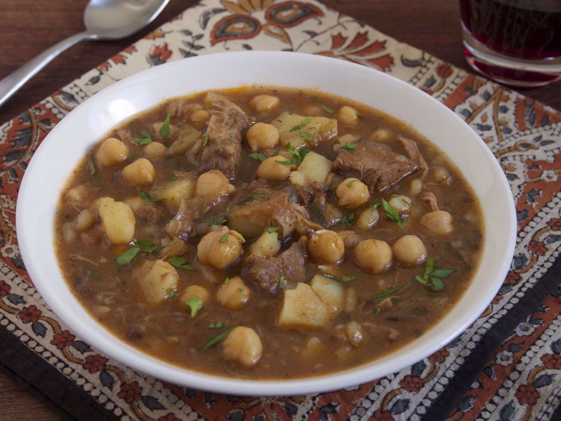 Picture of Middle Eastern Beef Stew with Chickpeas, Potatoes & Fresh Mint -- 22 oz