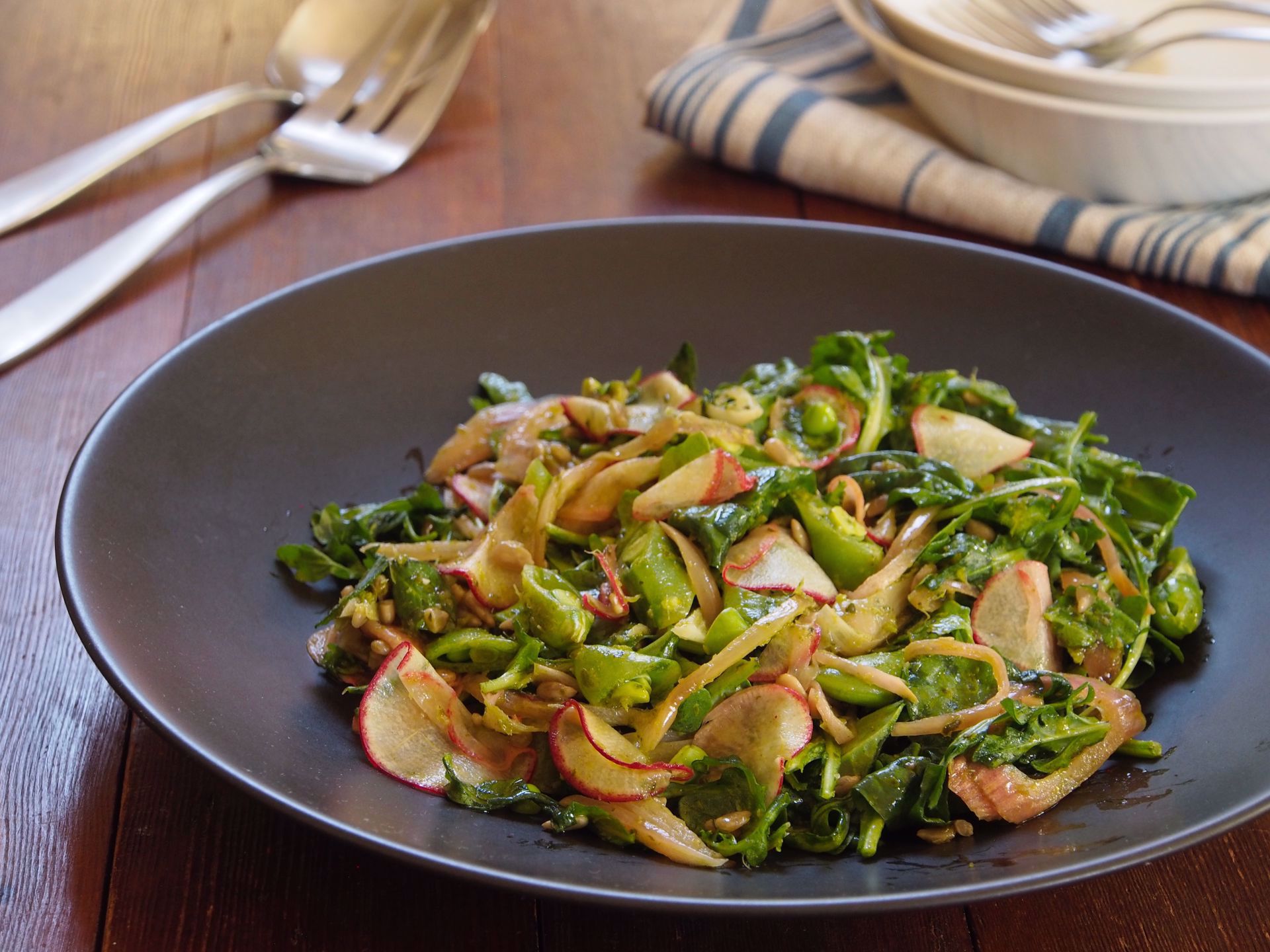 Picture of Garden Salad in a Jar with Radish and Snap Pea