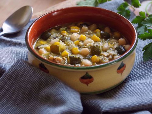 Picture of Frozen -- White Bean Chicken Chili with Zucchini -- 22 oz