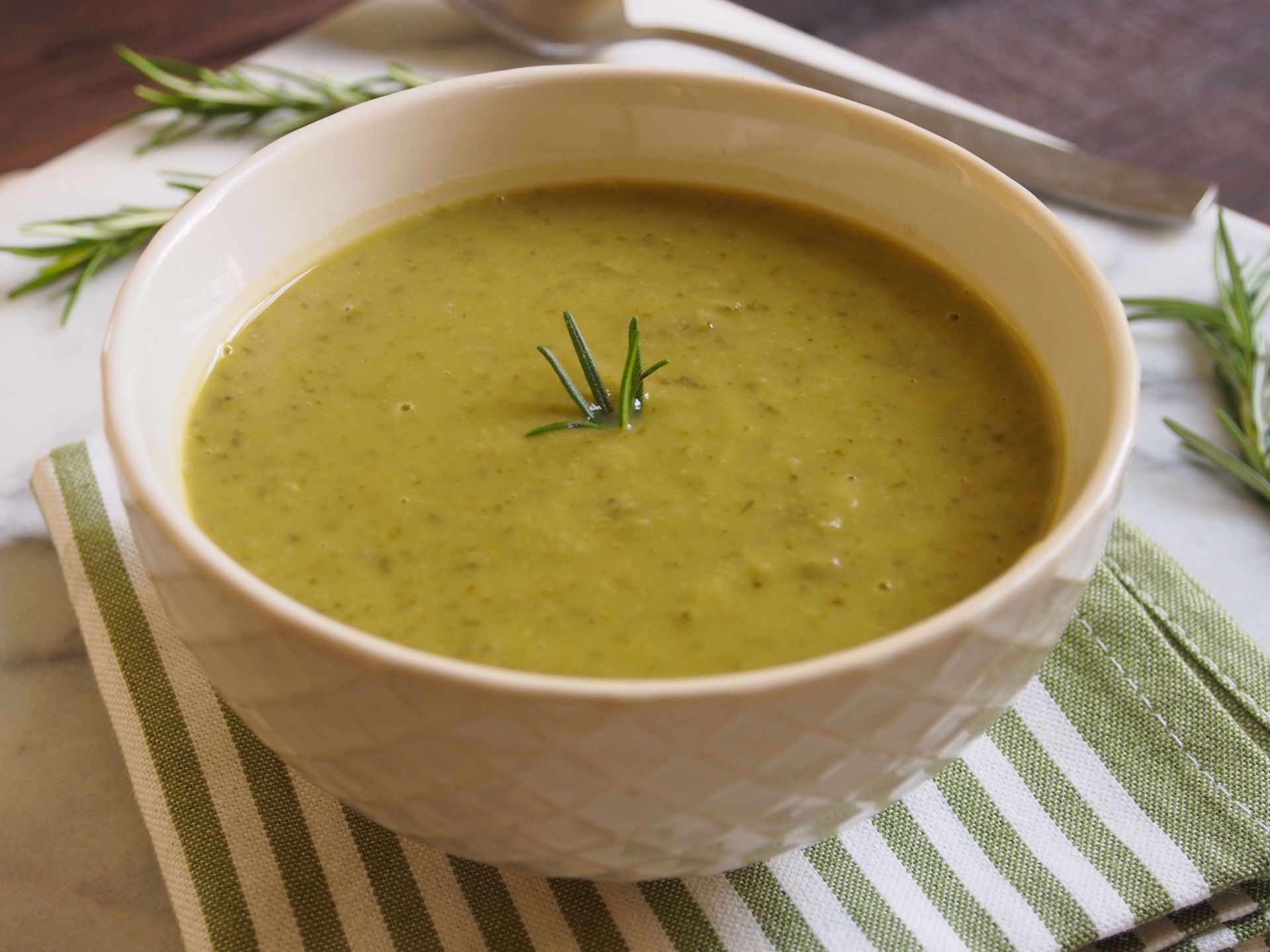 Picture of Frozen -- Puréed Lima Bean, Greens and Herb Soup with Lemon (Vegan) -- 22 oz
