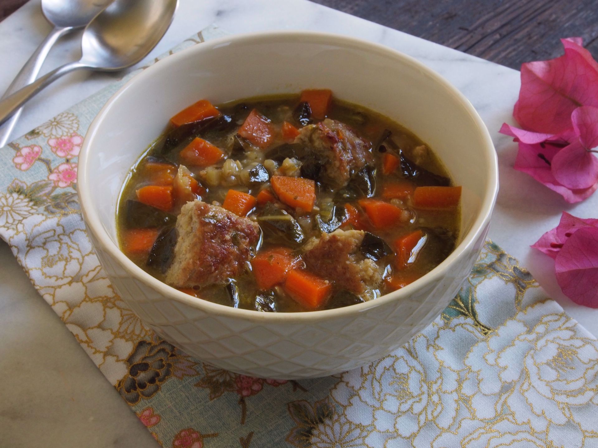 Picture of Italian Wedding Soup with Chicken Meatballs, Greens and Rice - 22 oz